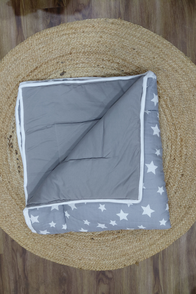 Premium Checkered Muslin Quilts for 0 to 2 Yrs | Born Star Grey