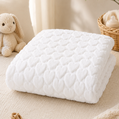 Ultra-Soft Plush Velvet Fleece Blanket with Embossed Heart Texture – Snow Hearts
