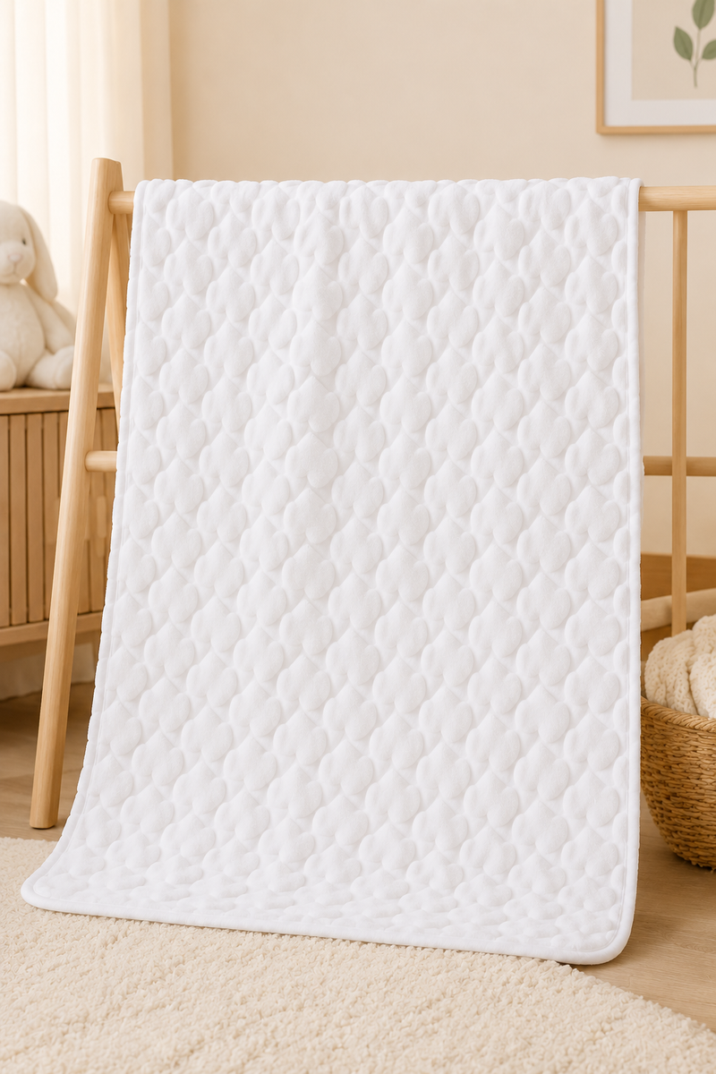 Ultra-Soft Plush Velvet Fleece Blanket with Embossed Heart Texture – Snow Hearts