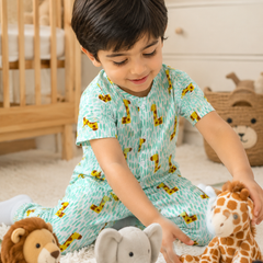 Green Giraffe |Half Sleeves| Checkered Muslin| Soft Unisex Muslin Set for New Born to 6 Years