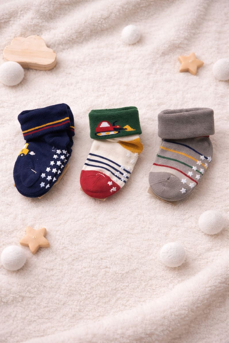 Kradyl Kroft Set of 3 Premium New Born Baby Socks with Foot Grip (0 to 1 Yrs) - Style 11