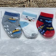 Kradyl Kroft Set of 3 New Born Baby Socks with Foot Grip (0 to 6 Months)