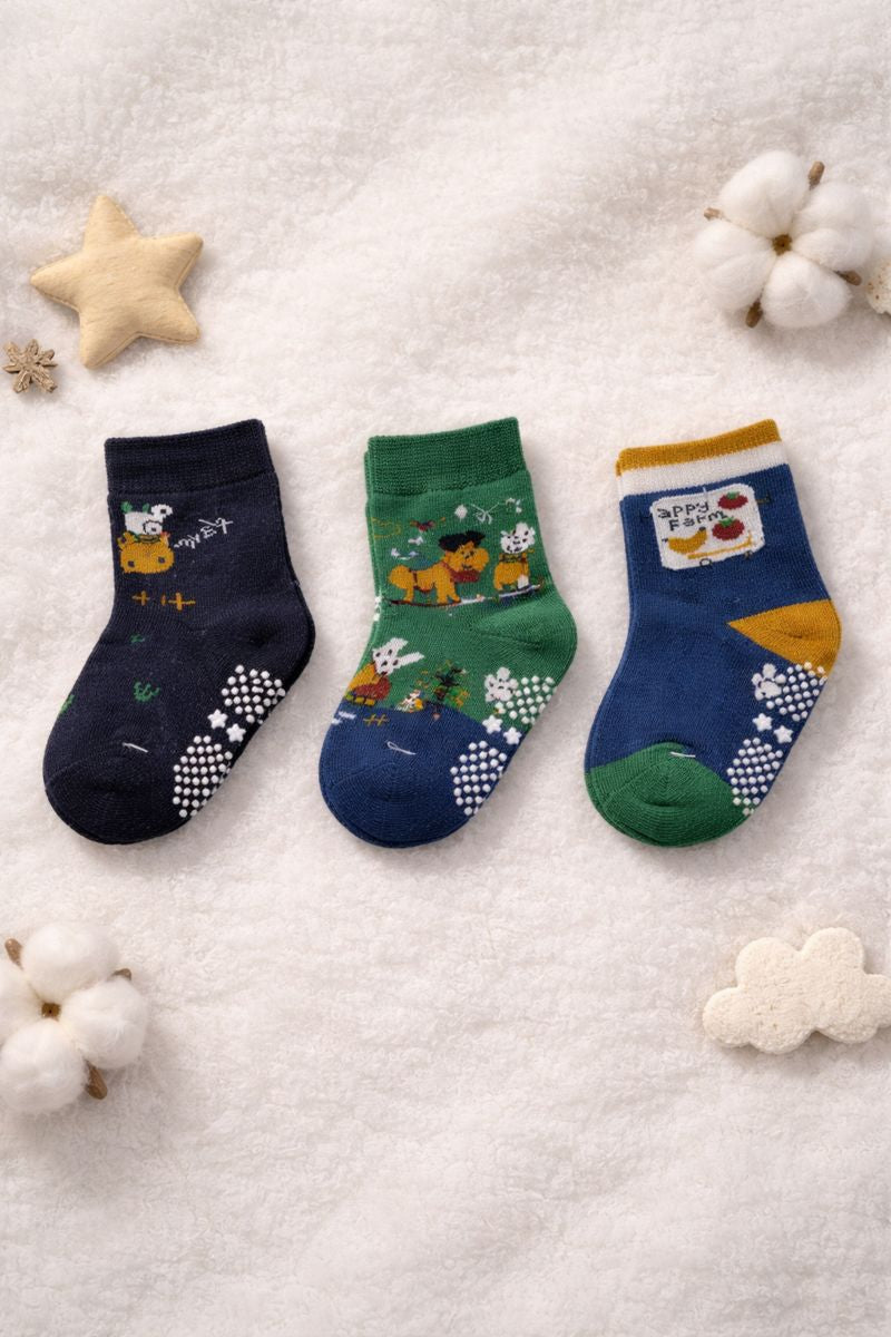 Kradyl Kroft Set of 3 Premium New Born Baby Socks with Foot Grip (3 to 6 Yrs) - Style 14