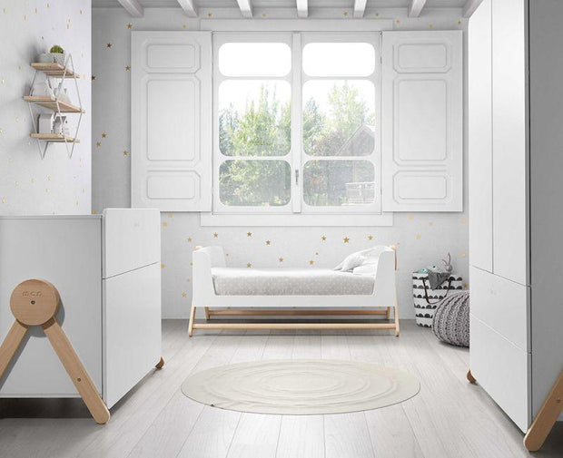 Kradyl Kroft Micuna Wooden Crib - Modern Design