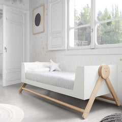 Kradyl Kroft Micuna Wooden Crib - Modern Design