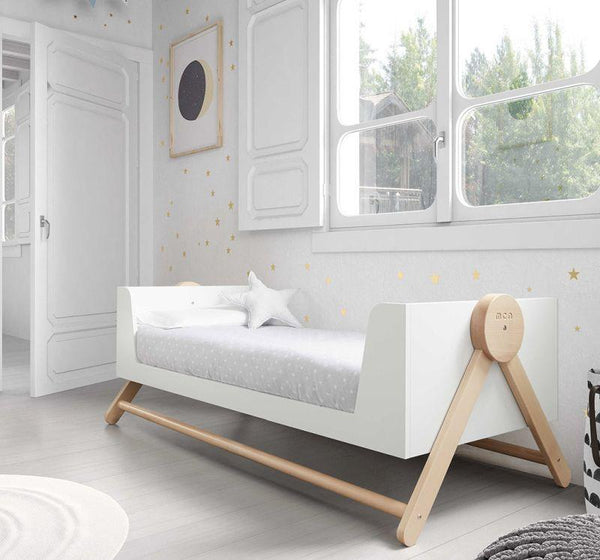 Kradyl Kroft Micuna Wooden Crib - Modern Design